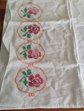 EMBROIDERED  ROSE  🌹 STANDARD PILLOWCASE VINTAGE VNPLVC